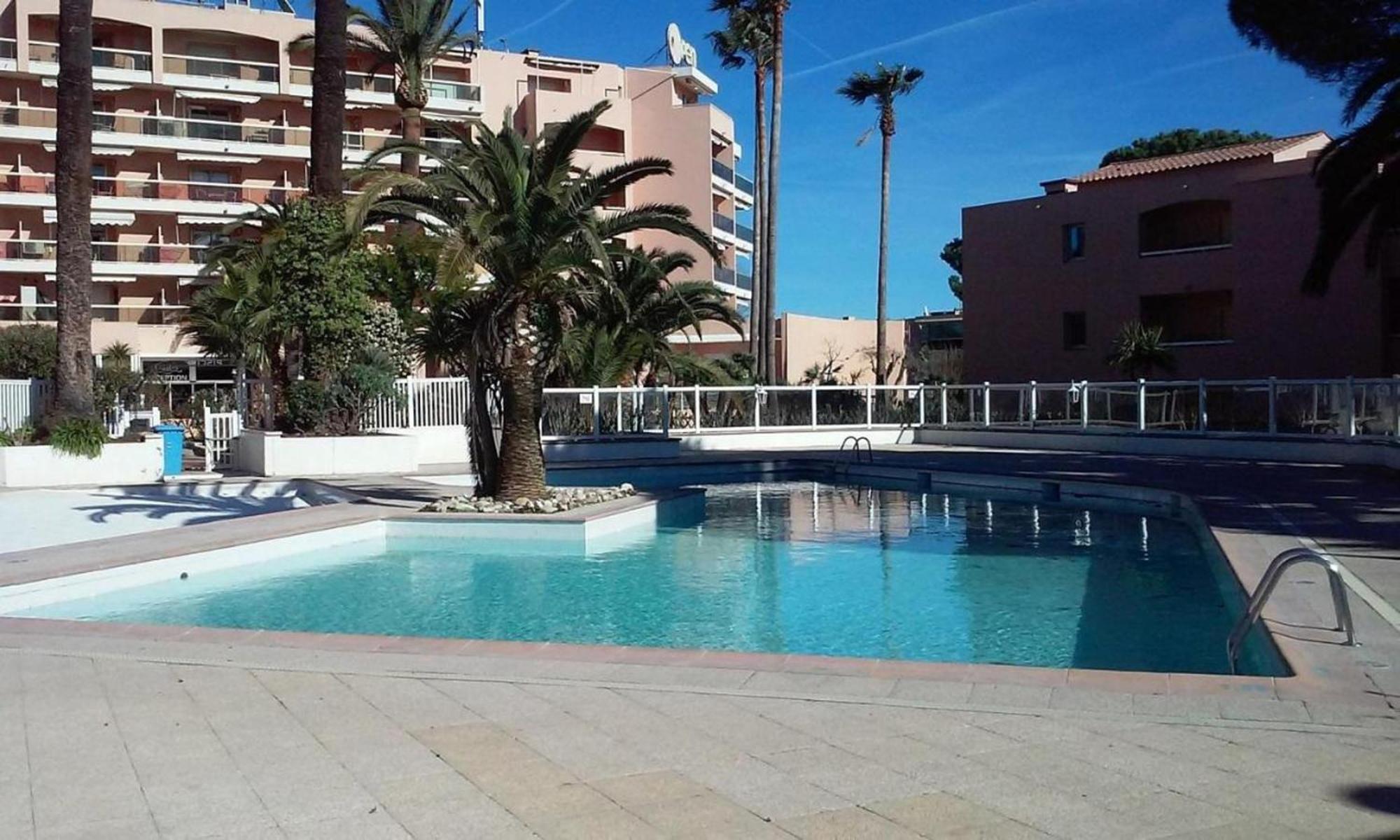 Appartement Accueillant A Golfe Juan 30 M² Piscine Esterno foto