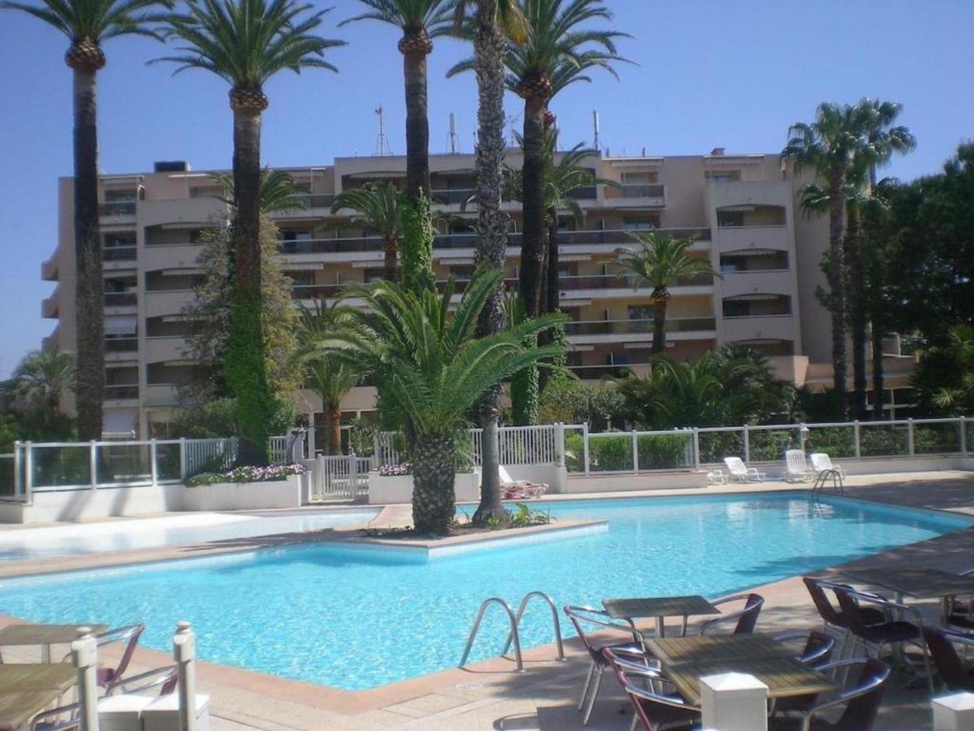 Appartement Accueillant A Golfe Juan 30 M² Piscine Esterno foto