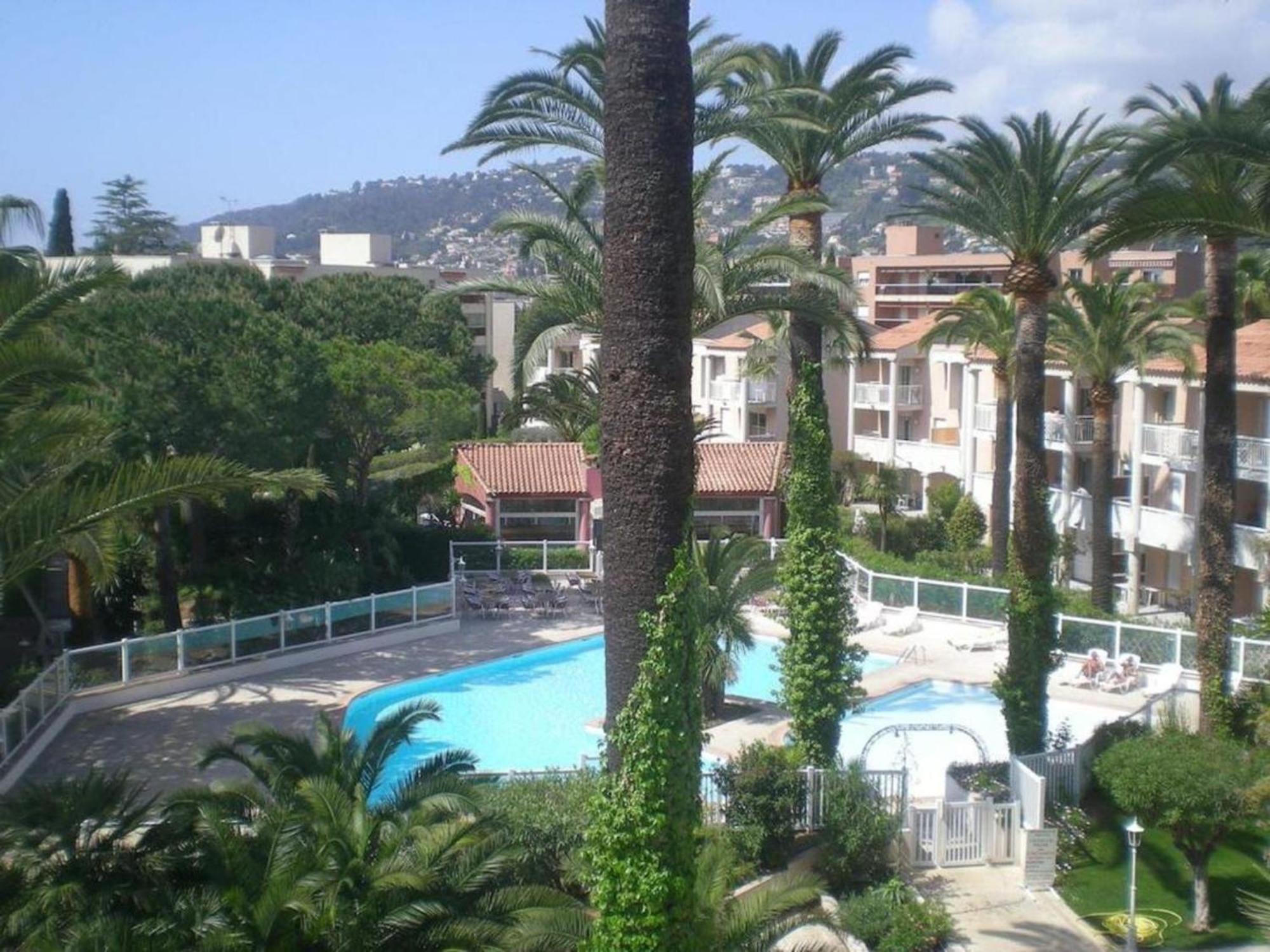 Appartement Accueillant A Golfe Juan 30 M² Piscine Esterno foto