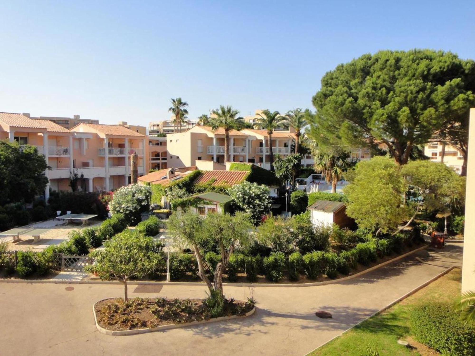 Appartement Accueillant A Golfe Juan 30 M² Piscine Esterno foto