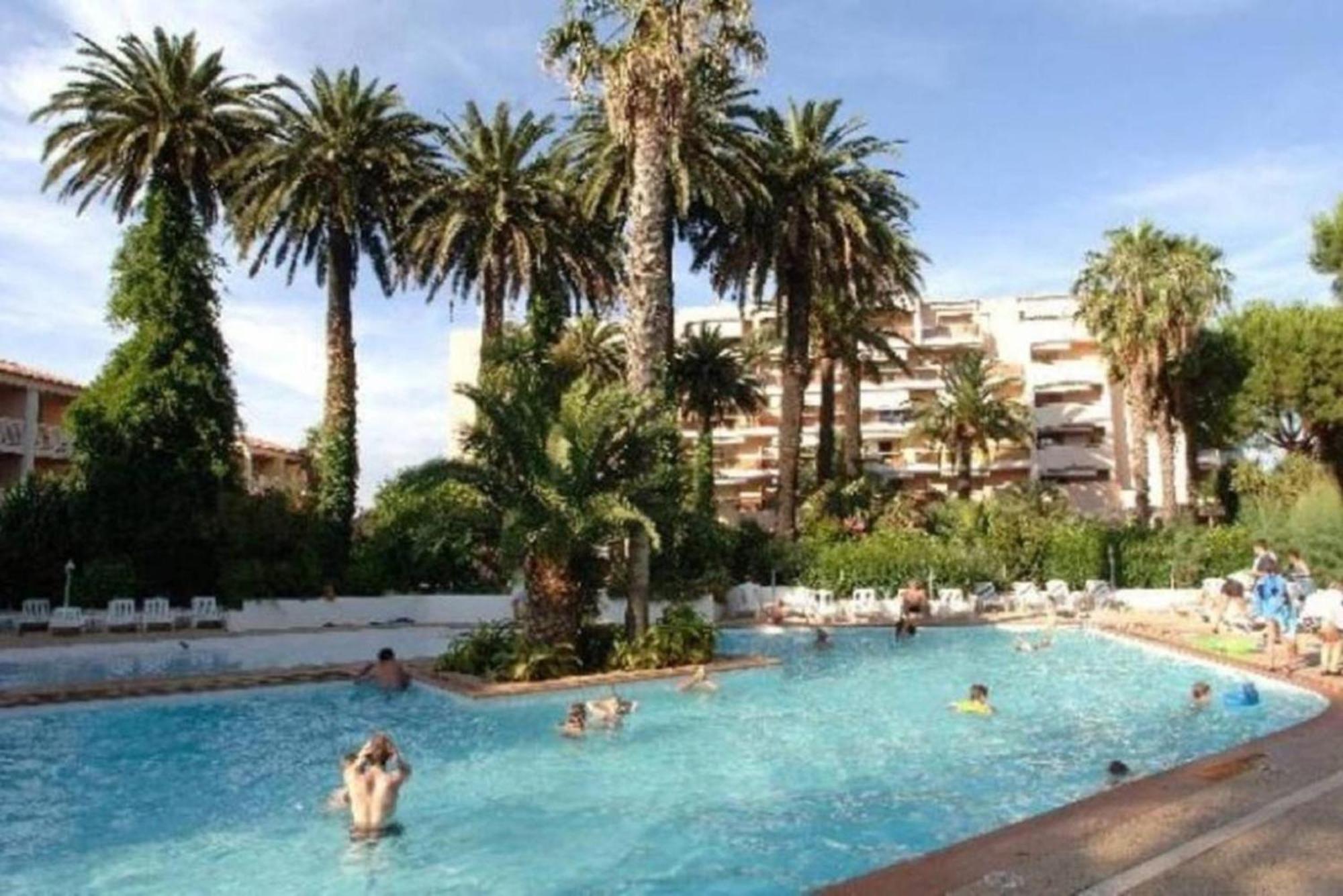 Appartement Accueillant A Golfe Juan 30 M² Piscine Esterno foto